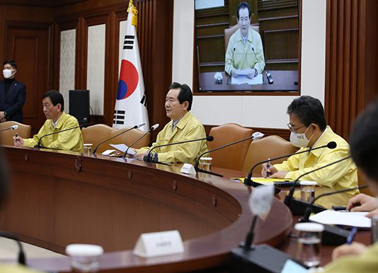 정부, 5월 5일까지 사회적 거리두기 연장…일부 제한은 완화