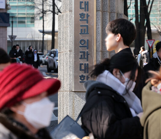 정부 “의대생들 조속히 학업 복귀…구체적 의대교육계획 수립 중”