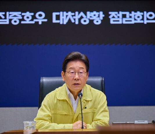 이 대통령, 역대급 폭우에 “특별재난지역 조속 선정…신속 복구 총력”