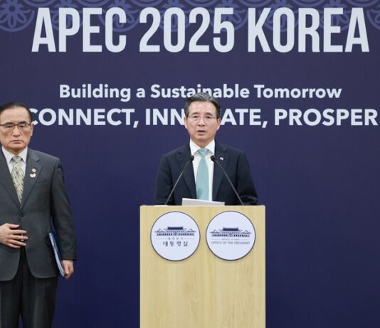 한미, 관세협상 타결…자동차관세 15%·현금투자 연 200억 달러 상한