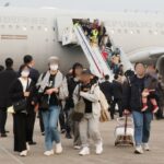 ‘사막의 빛’ 작전 성공…중동 체류 우리 국민 등 211명 무사 귀환