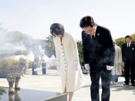 이 대통령 “4·19 민주 이념 토대로 세계 10대 경제·문화 강국 이뤄”