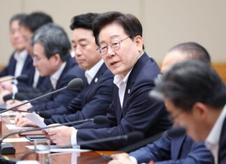 이 대통령 “메가프로젝트 추진 시 성장의 양극화 방지책 선제적 마련”